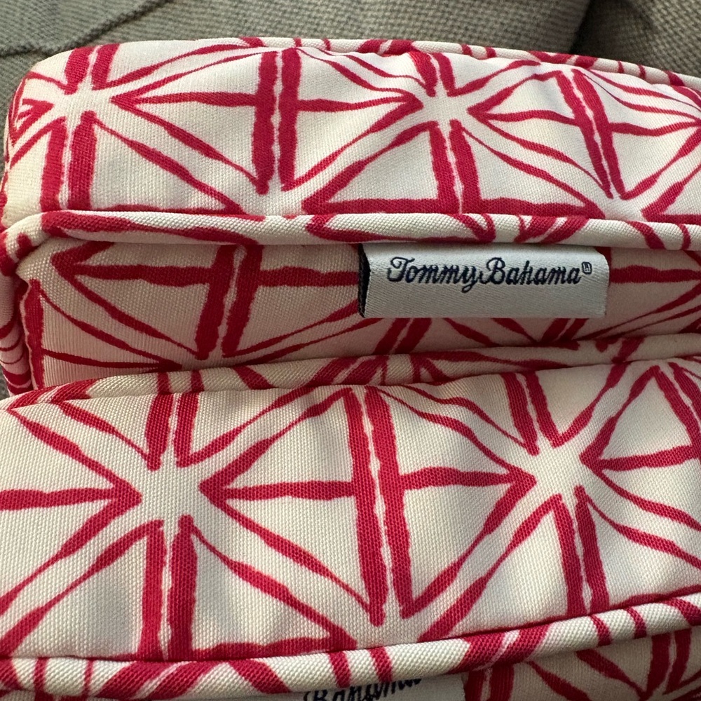 Tommy Bahama Vibrant Pink and White Geometric Seat Cushion- set of 2 - Picture 4 of 4